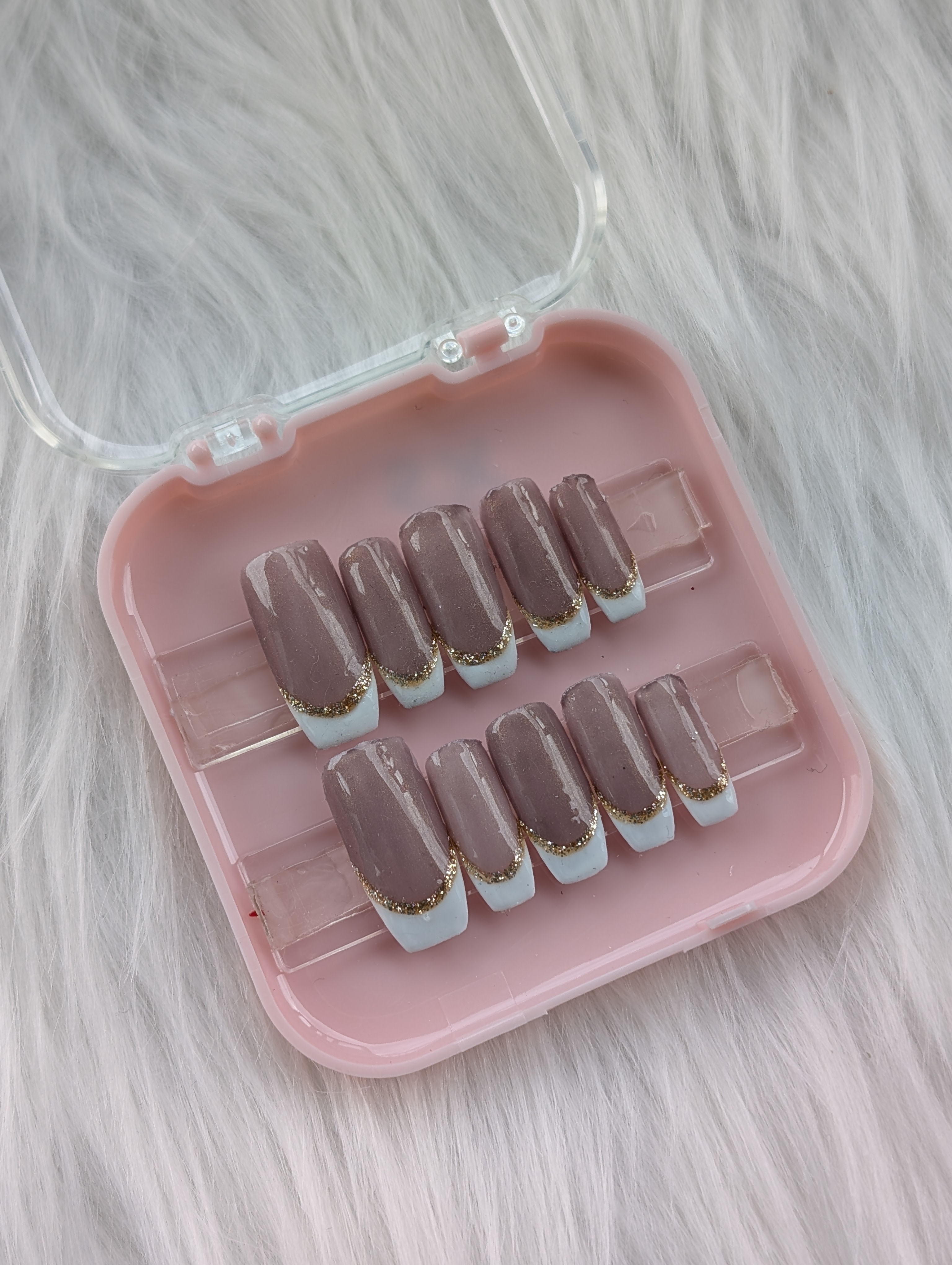 Press on nail 