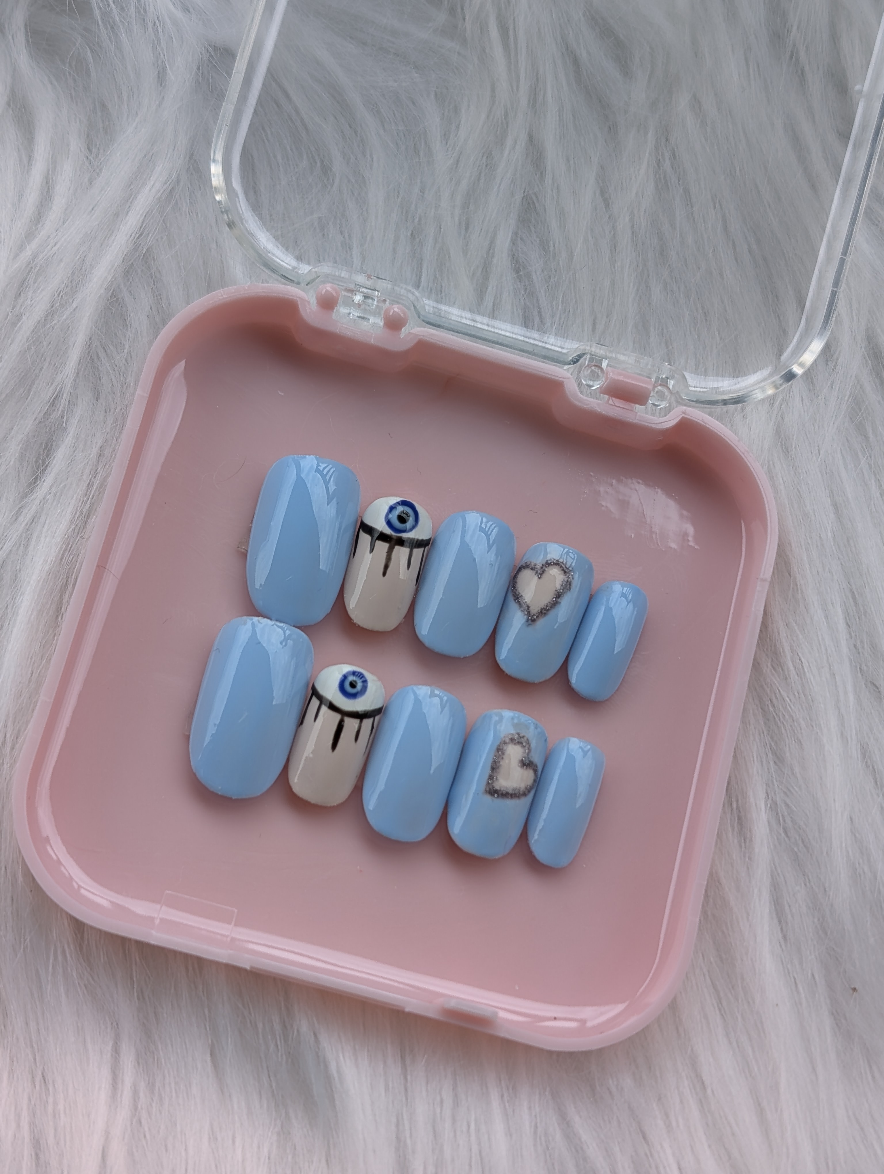 Press on nail 