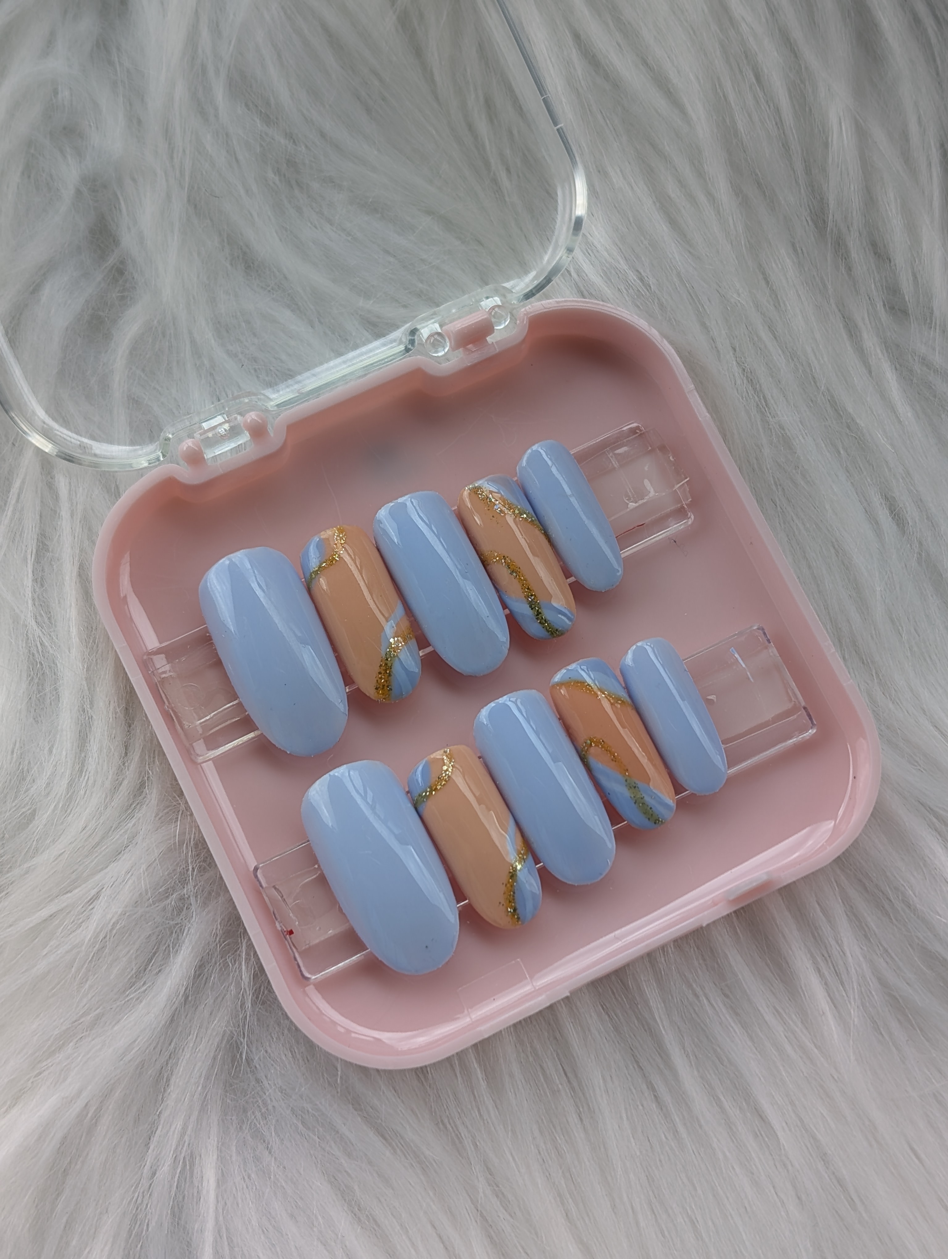 Press on nail 